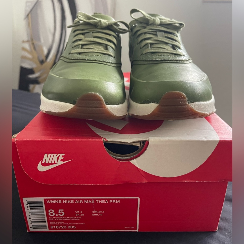 WMNS NIKE AIR MAX THEA PRM